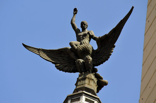 Roof sculpture of Ganymede and Zeus in the form of an Eagle, Gran Via 68