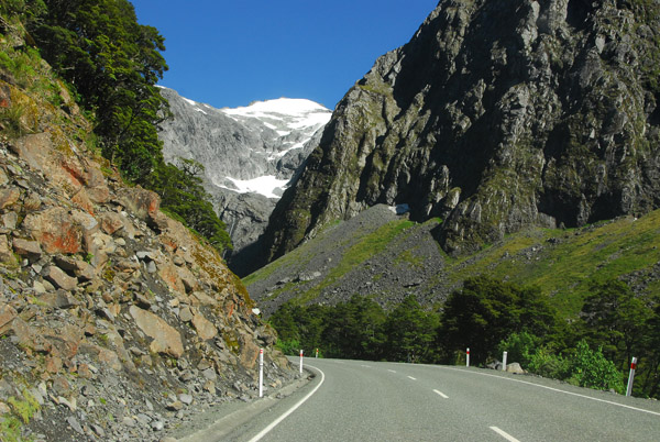 Te Anau-Milford Highway, Mount Isolation