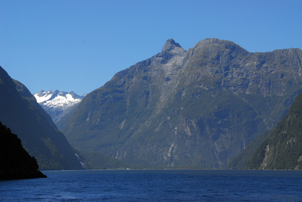 The less famous side of Mitre Peak