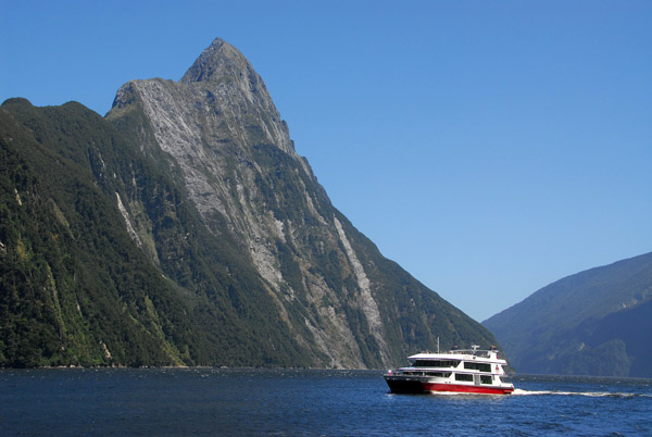 Red Boat Cruise, Milford Sound