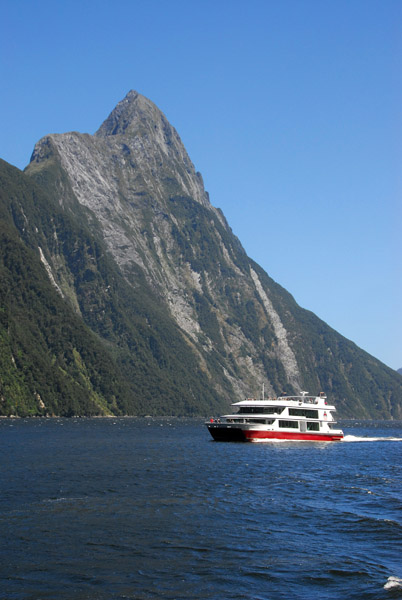 Red Boat Cruise, Milford Sound