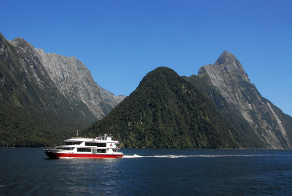Red Boat Cruise, Milford Sound