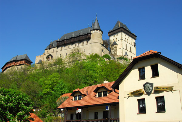 Pension U Krlovny Dagmar beneath Karltejn Castle