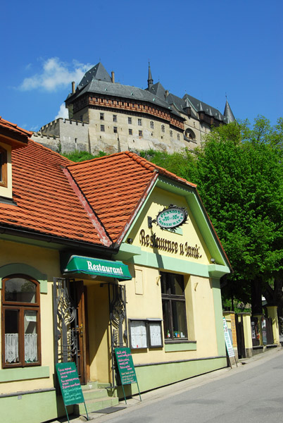 Pension-Restaurant U Janů in the village of Karltejn