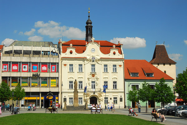 Městsk Radnice - Beroun City Hall, Hus Square