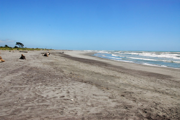 Tasman Sea beach at Hokitika