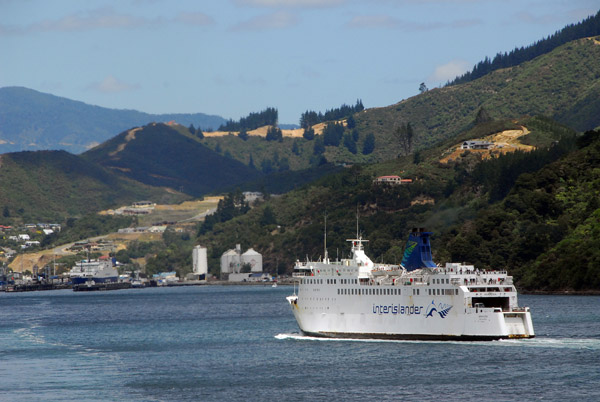 Interislander Arahura arriving at Picton from Wellington