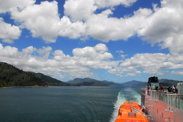 Interislander ferry Kaitaki, Queen Charlotte Sound