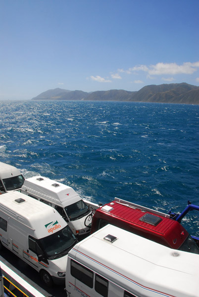 3 hour sailing from the South Island