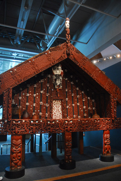 Te Papa - Maori house