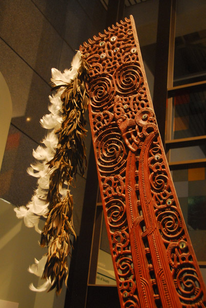 Te Papa - carved stern of a Maori war canoe