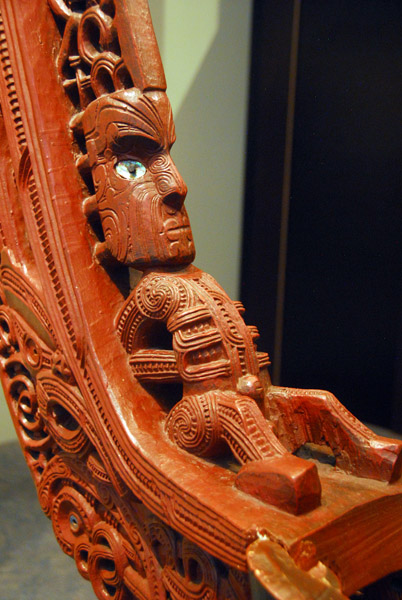Te Papa - Maori war canoe detail