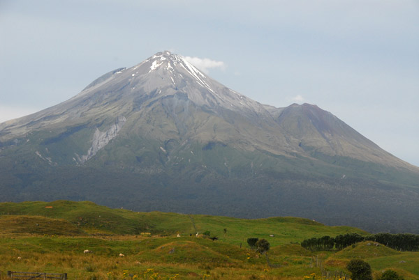 Mt Taranaki (Mt Egmont) with the smaller Fantham's Peak