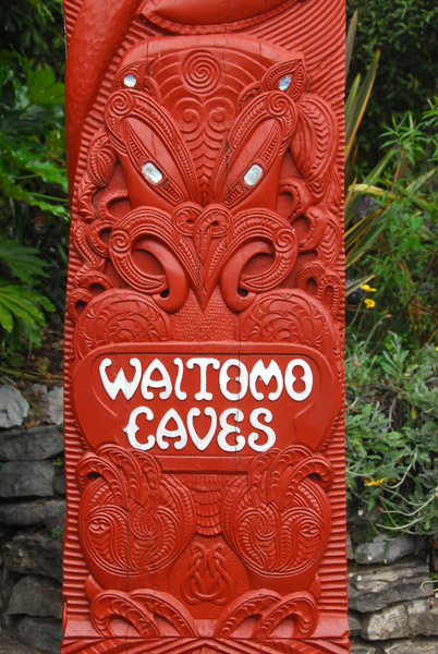 Maori post, Waitomo Caves