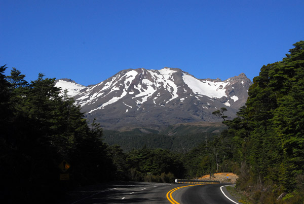 Road to Turoa Skifield on Mount Ruapehu