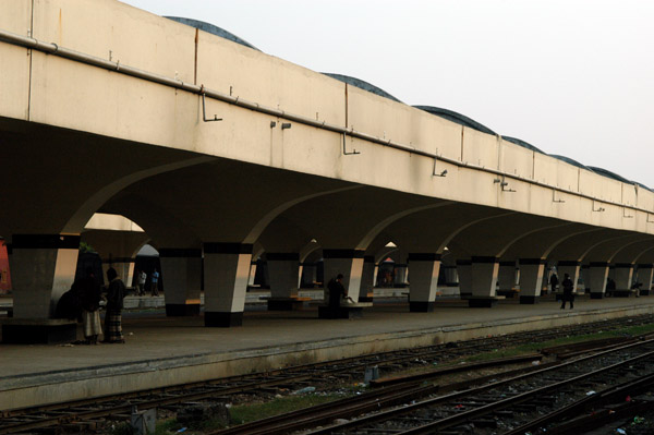 Dhaka Kamalapur Railway Station platform