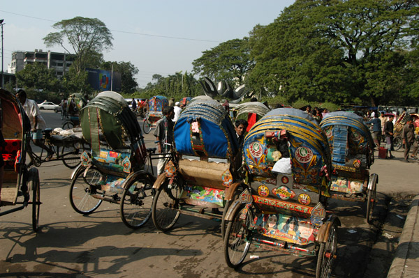 Rickshaws near the old Ramna Gate