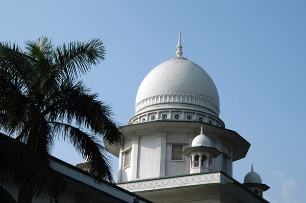 The mughal-inspired dome of High Court of Bangladesh