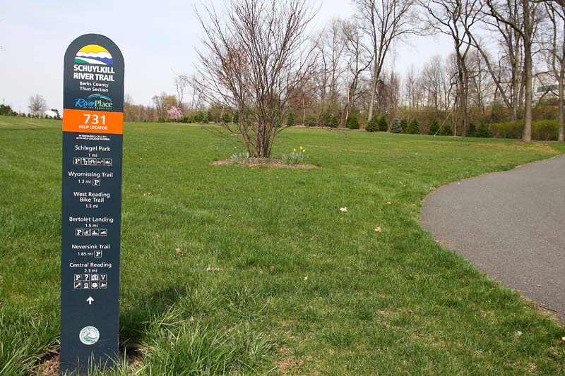 Trail Sign at Brentwood Park