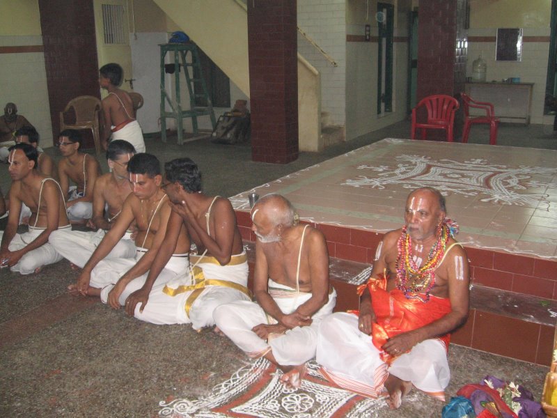 01-Day 4 morning-Thiruvaimozhi thodakkam gosti.jpg