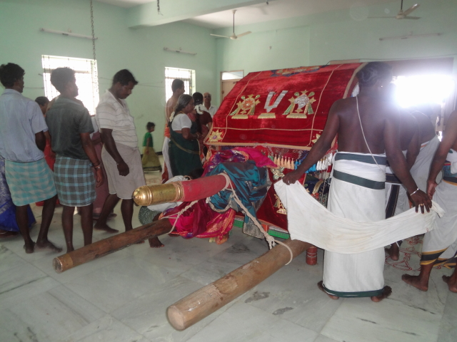 perumAL at GOmaTam thirumaligai.JPG