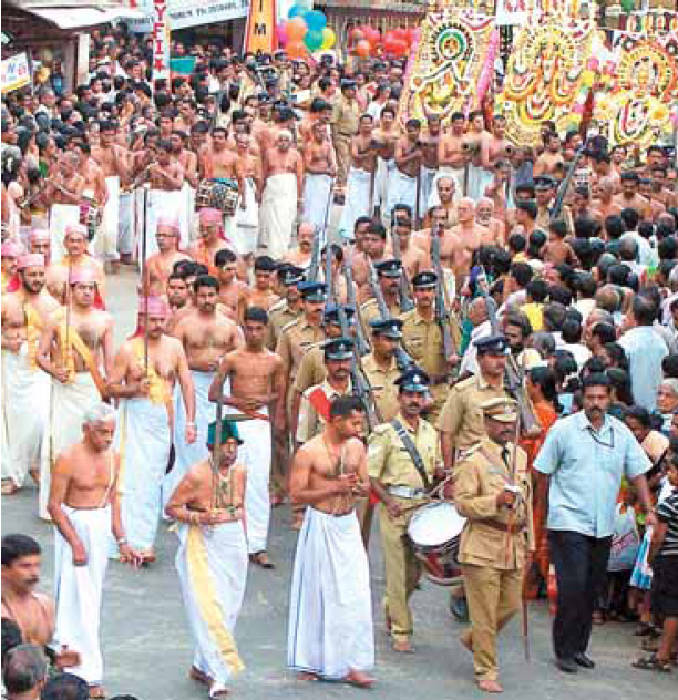 kulasEkarAzhvArs descendents during brahmOtsavam OCT-2005