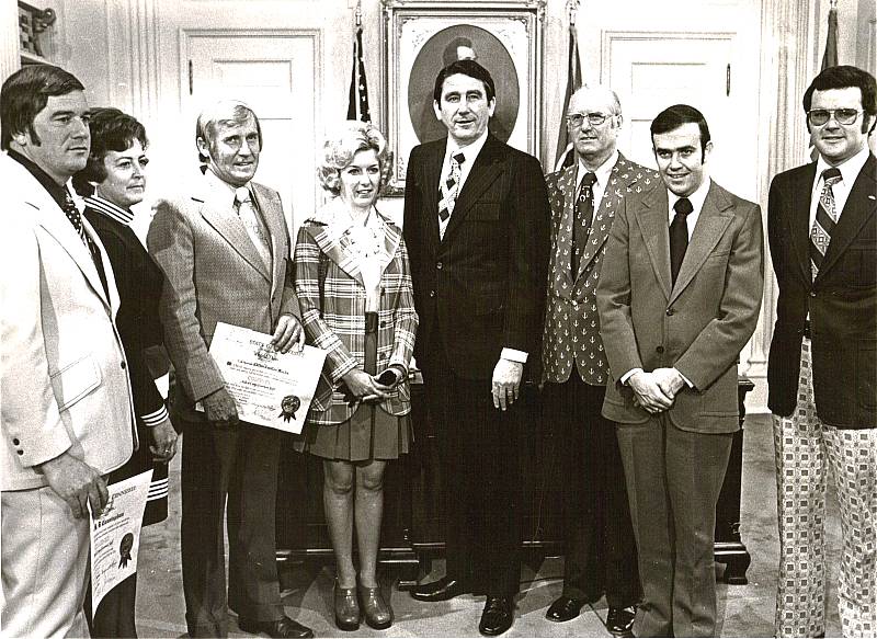 H.B. Cunningham,  (unkown), Coo Coo & Ula Faye Marlin, Tennessee Gov. Winfield Dunn, Bill Donoho, (unknown), Jim Donoho
