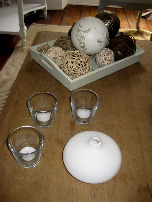 Decorations on the coffee table