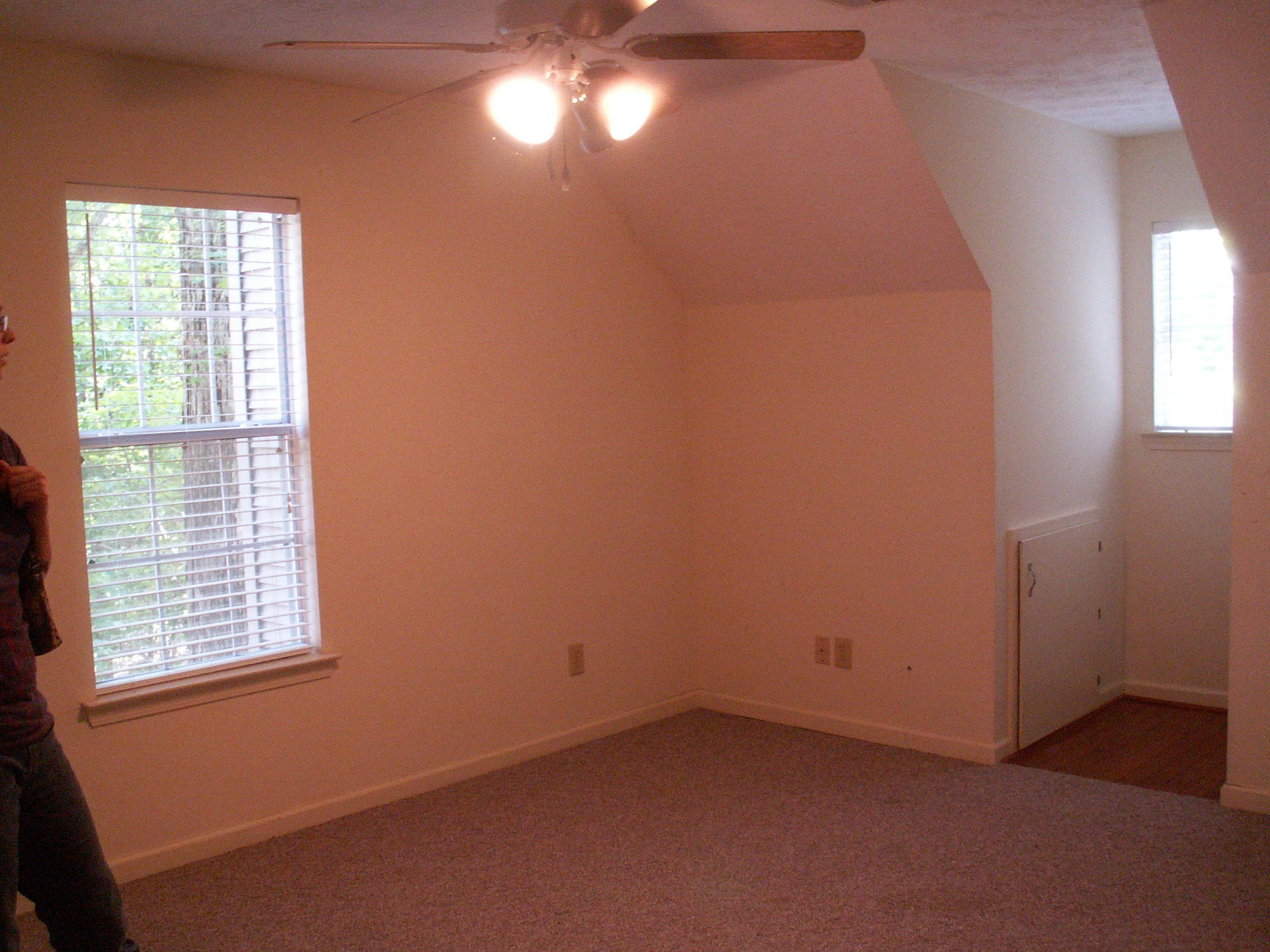 upstairs_bedroom1left