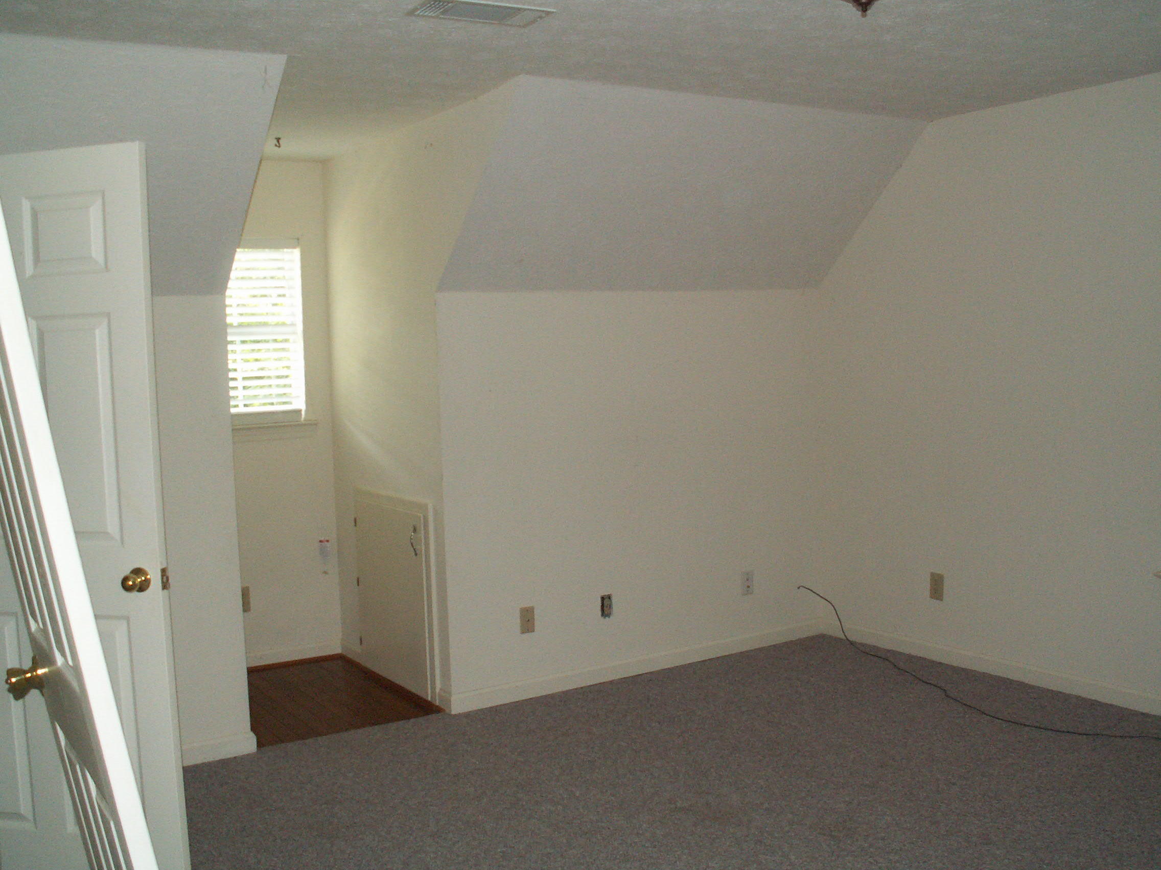 upstairs_bedroom1front