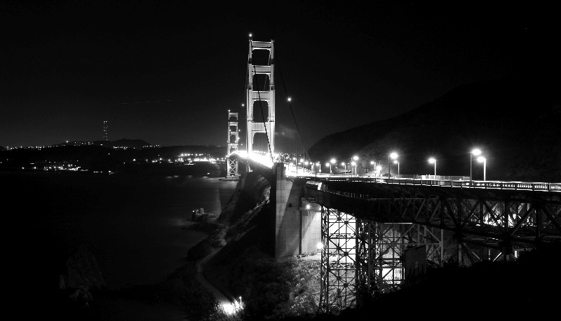 golden gate in black white