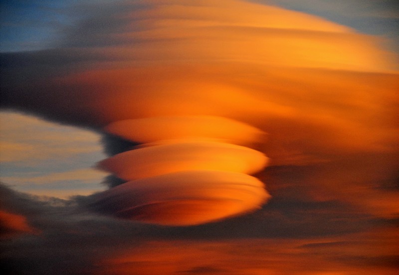 column standing lenticular