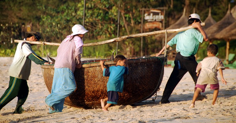poor fishermen family