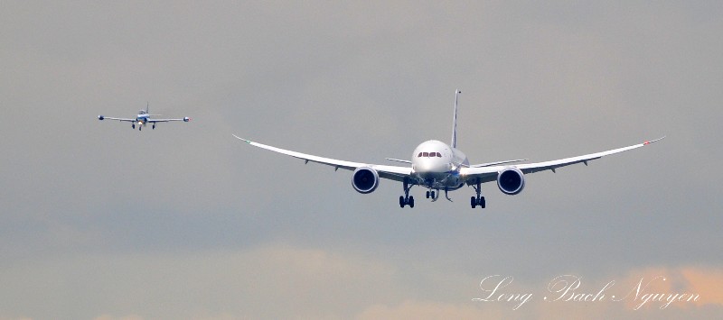 Formation with Dreamliner 787