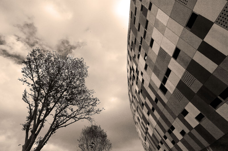 A towering lean