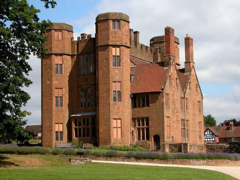 Kenilworth Castle 01
