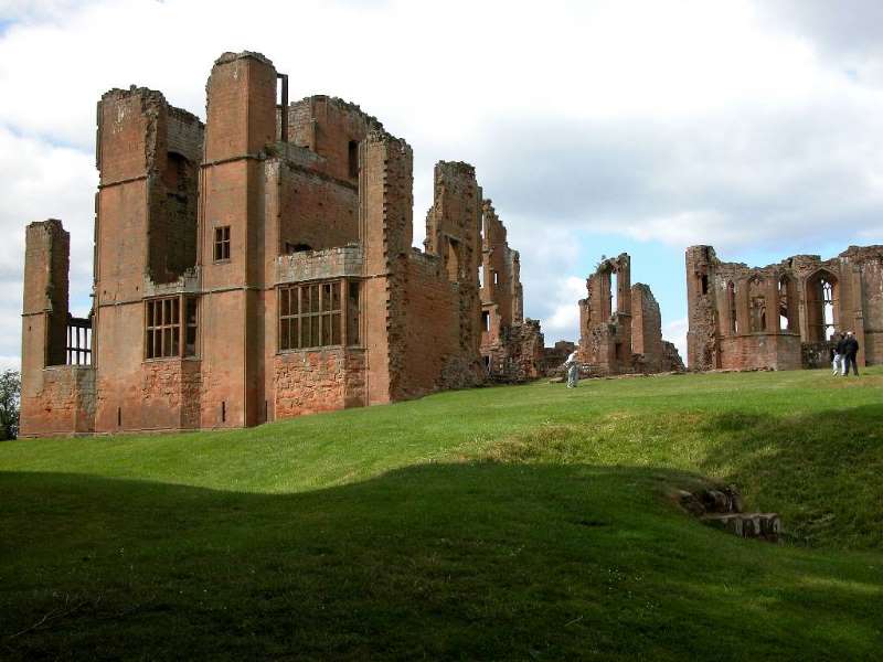 Kenilworth Castle 02