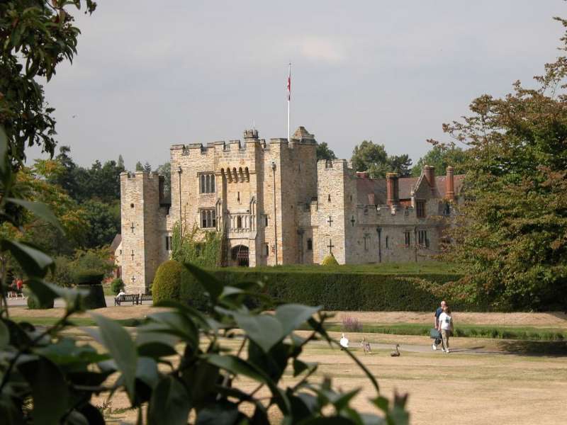 HeverCastle11