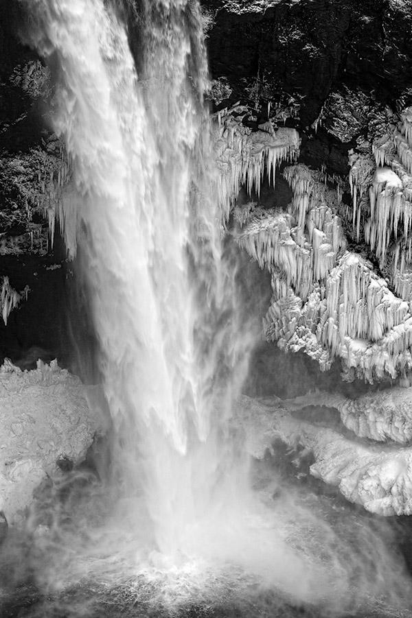 Snoqualmie-Falls-fast-shutter-speed-upload.jpg