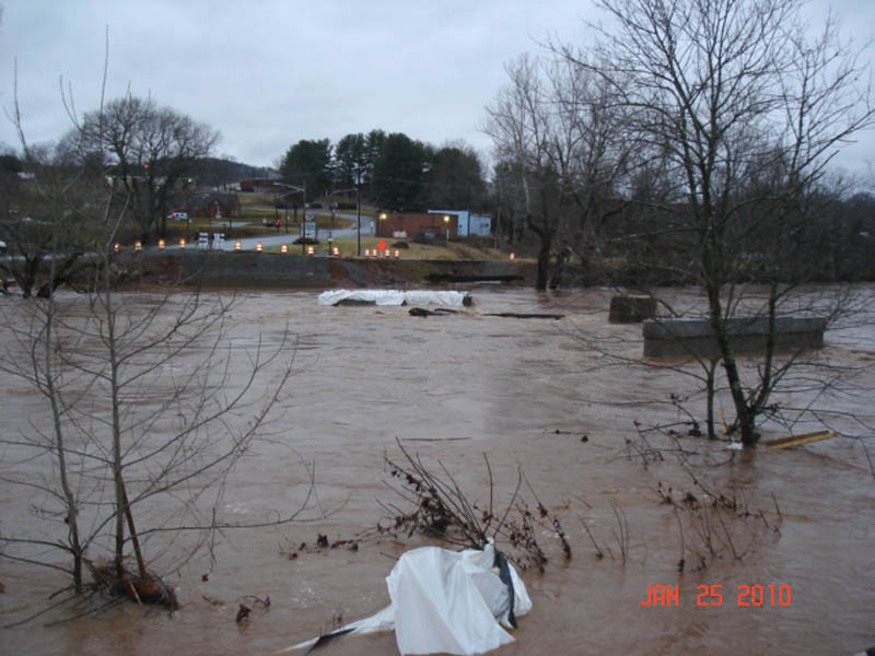 Construction of the new Fieldale Bridge
