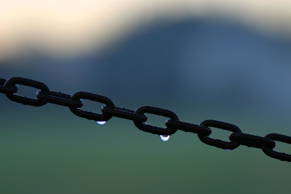 Chain in the rain