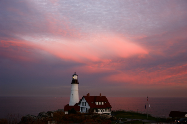 DSC00141.jpg i just decided, quickly, that this is my favorite of my portland head light images... see
