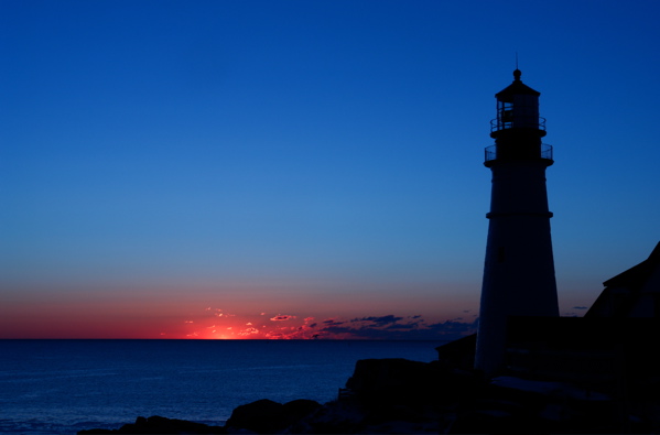 DSC09557st.jpg DAWN COMES   ... portland head light