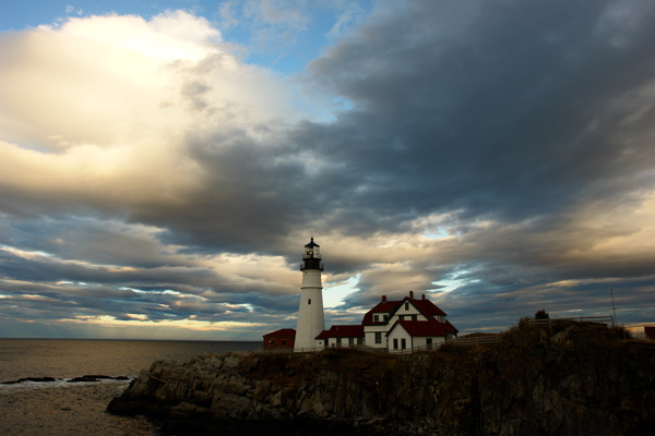 DSC03856.jpg CLOUDY  AFTERNOON AT PORTLNAD HEAD LIGHT :) and see a wildly clicked new image