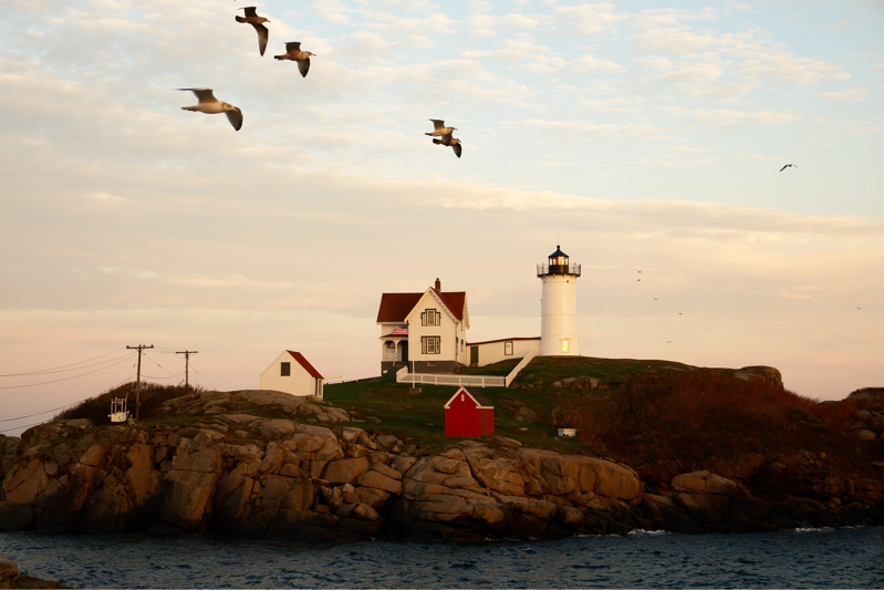 DSC00726_2.jpg nubble lighthouse york maine quiet sunset looking east