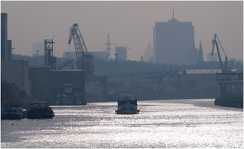 View on the city from the Buda bridge in Vilvoorde