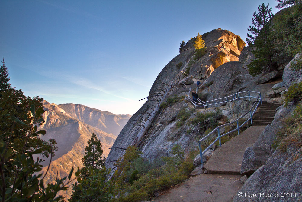 7D_1495 - Climbing Moro Rock, Sequoia National Park