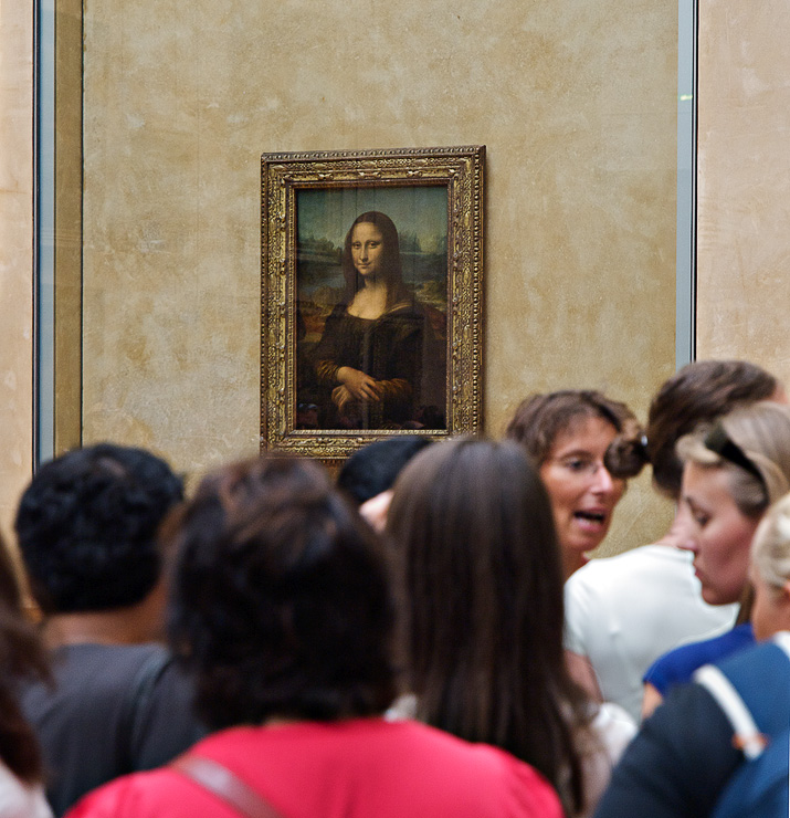 Admiring the Mona Lisa