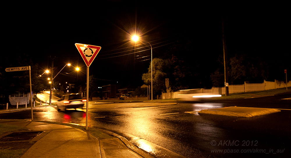 20120401_23616 Rainy Night, Hewitts Avenue (Sun 01 Apr)