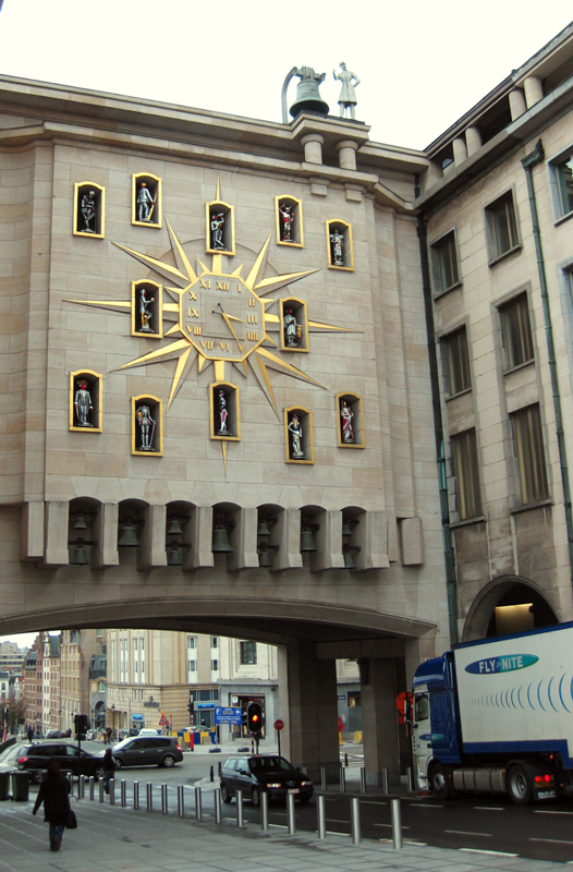 Le Carillon du Mont des Arts Jacquemart Carillion clock with 24 bells